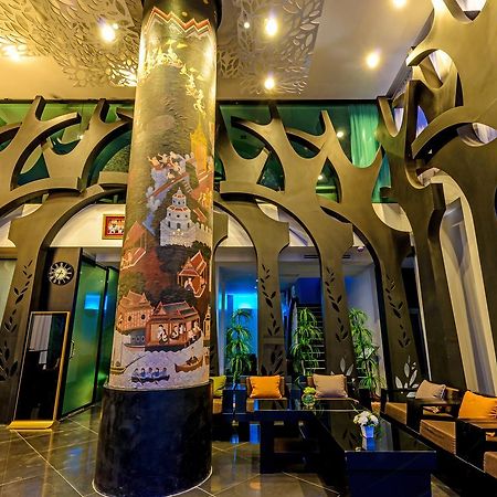 Raha Grand Hotel Patong Luaran gambar