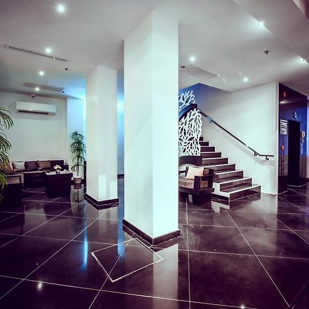 Raha Grand Hotel Patong Luaran gambar