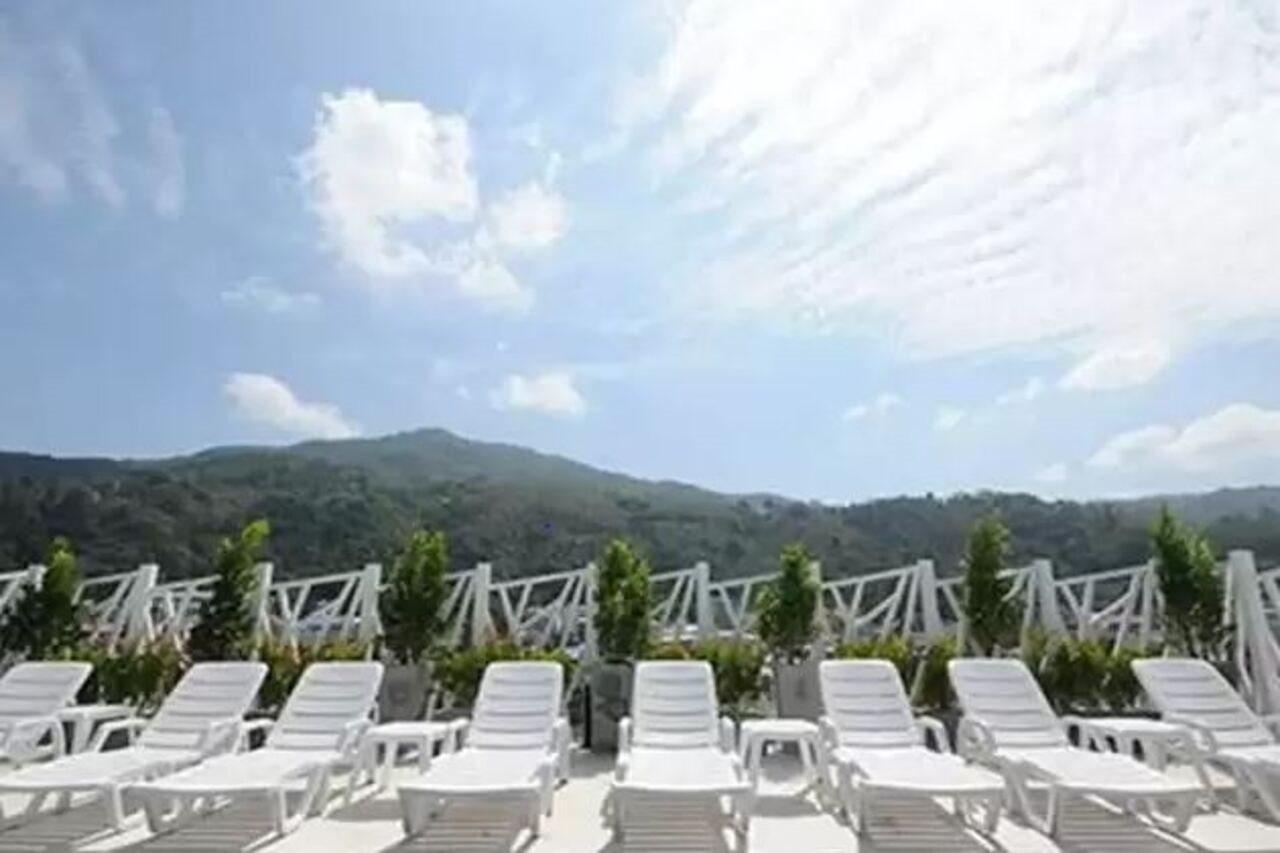 Raha Grand Hotel Patong Luaran gambar