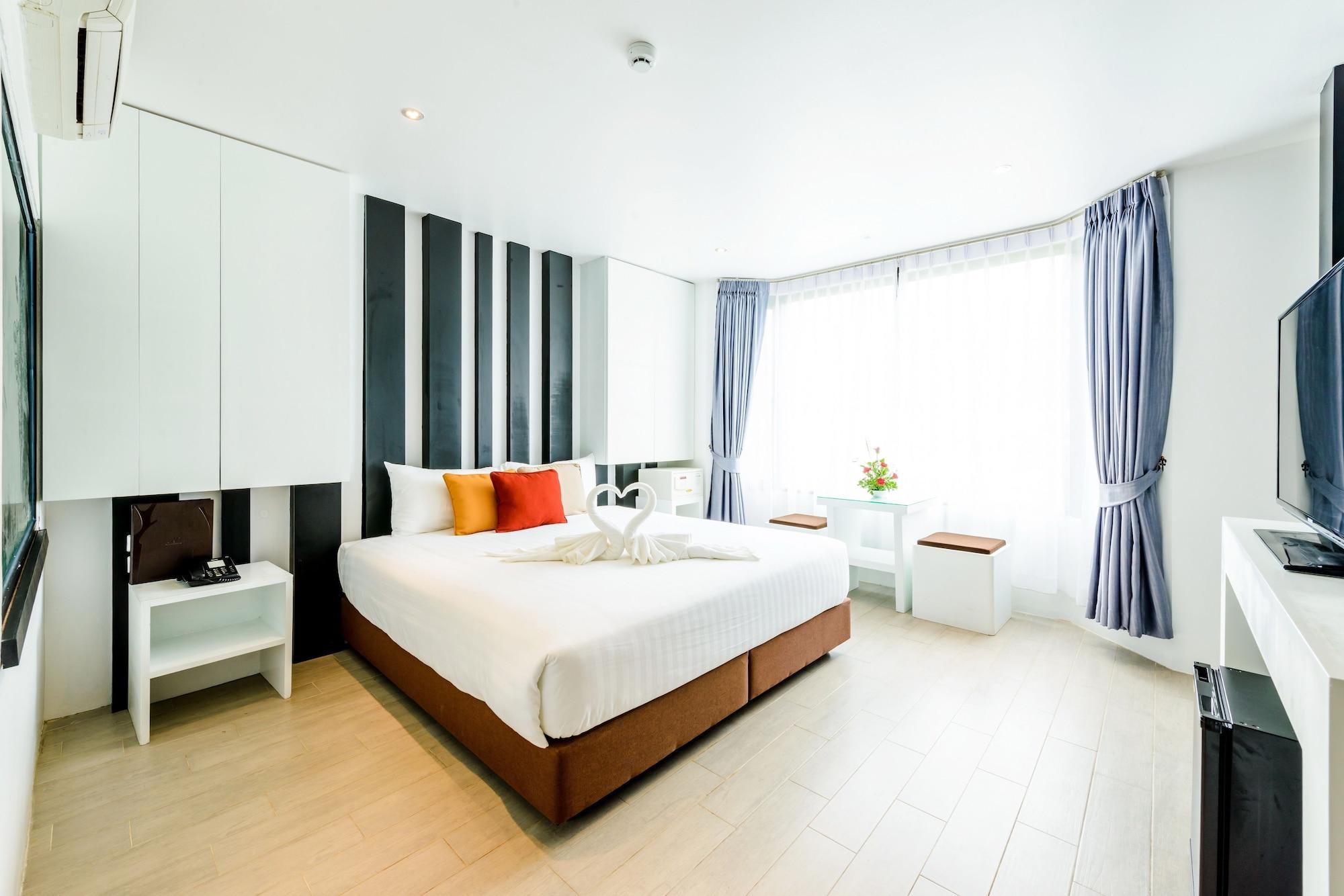 Raha Grand Hotel Patong Luaran gambar