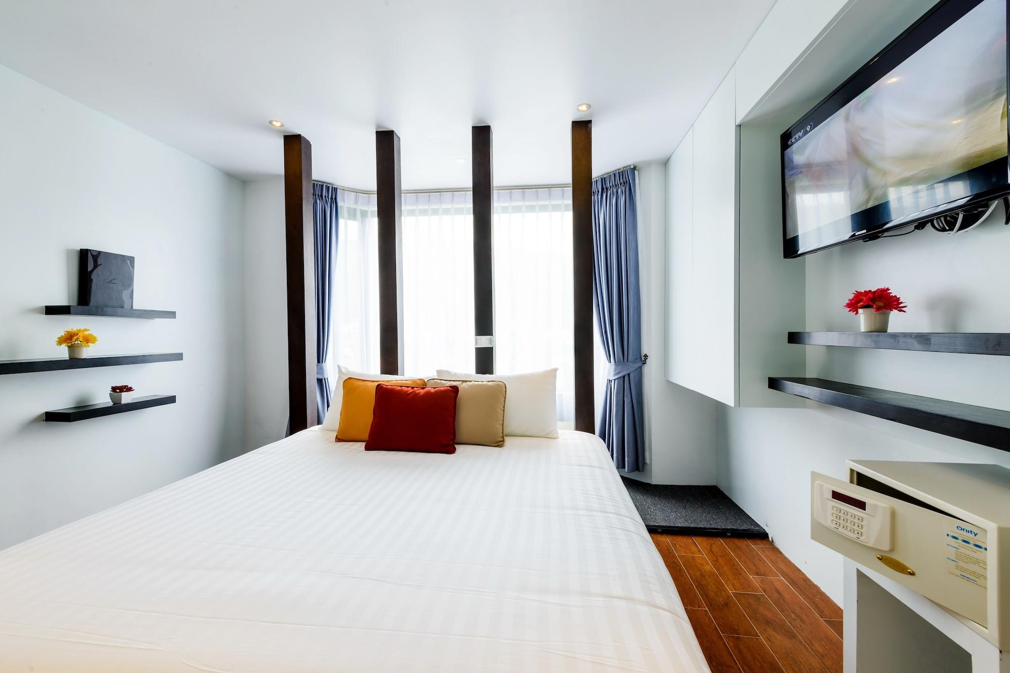Raha Grand Hotel Patong Luaran gambar