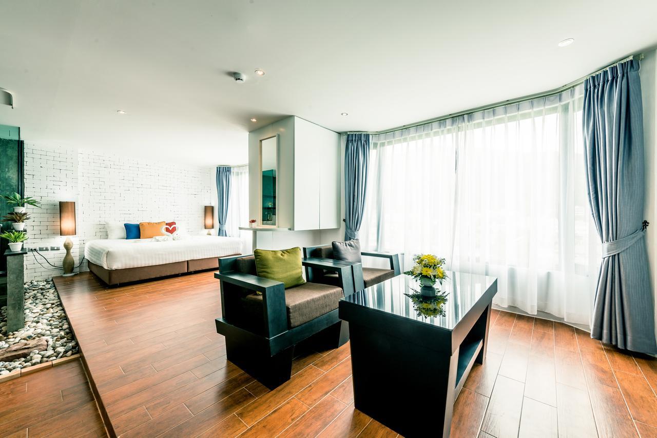 Raha Grand Hotel Patong Bilik gambar