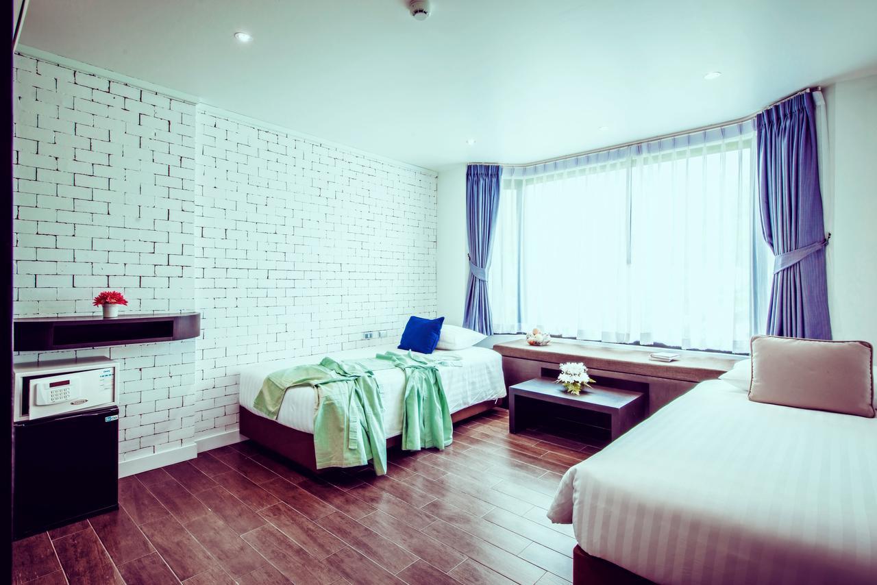 Raha Grand Hotel Patong Bilik gambar